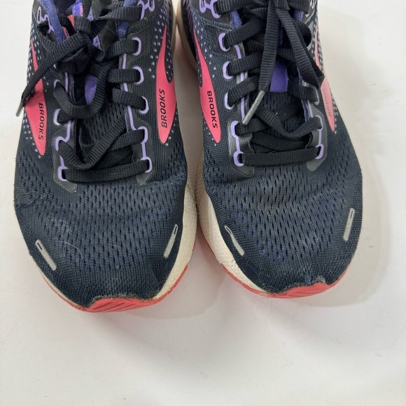 Brooks Adrenaline GTS 22 purple athletic sneakers running - Picture 2 of 8